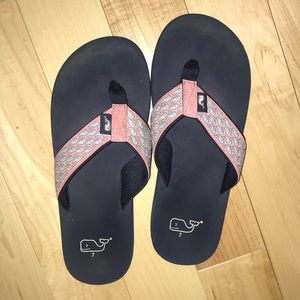 Vineyard vines flip flops